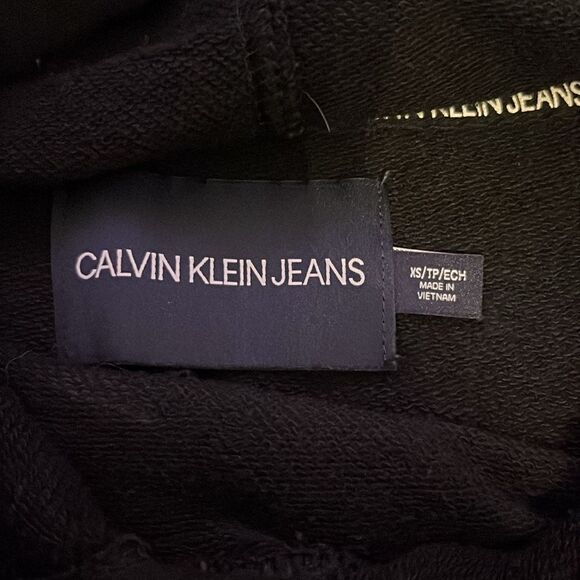 XS136 Calvin Klein logo crop hoodie with raw hem - Picture 8 of 8